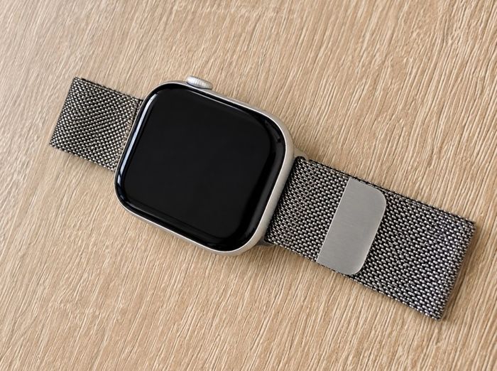 Apple Watch Series 10 46mm GPS & Apple Milanese Loop