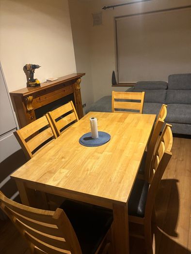 Dinng table