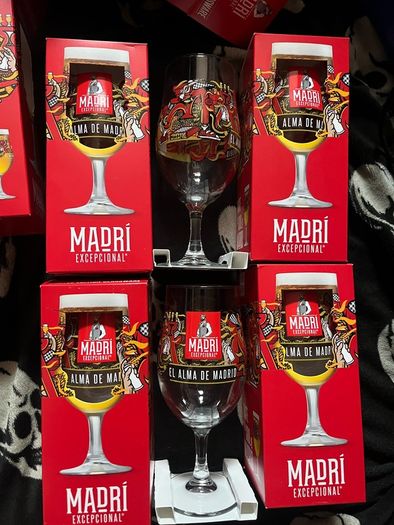 Madri beer Pint Glasses