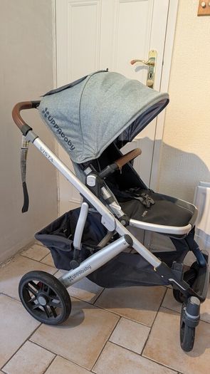 Uppababy Vista (Includes Bassinet, Rumble Seat & All Adapters)
