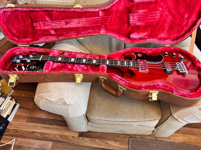 Gibson SG BASS New Beautiful Stunning Instrument.