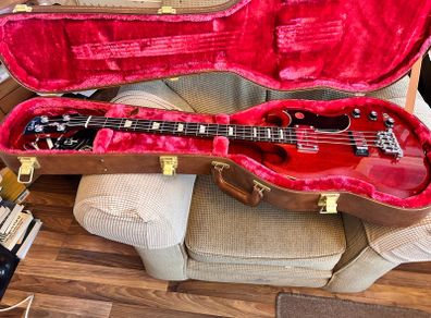 Gibson SG BASS New Beautiful Stunning Instrument.