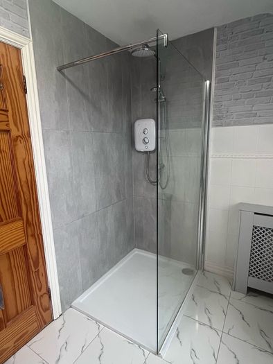 Chrome Effect Textured Walk-in Wet room glass screen/ Shower Enclosure