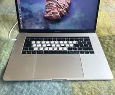 Apple MacBook Pro 15 inch 2017