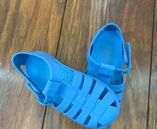 UK 11 Kidly jelly sandals