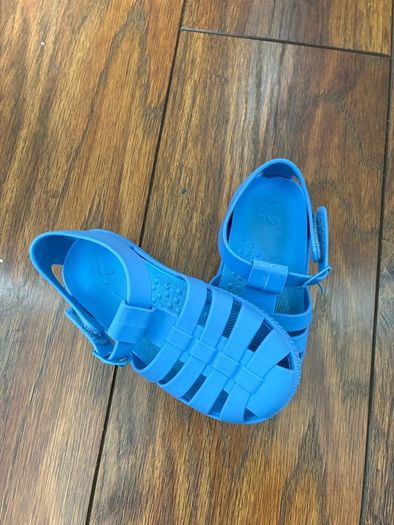 UK 11 Kidly jelly sandals
