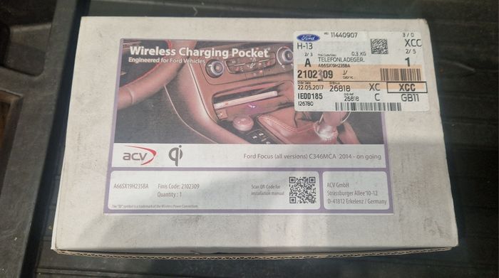 Ford Focus (09/2014 - 03/2018) wireless phone charger