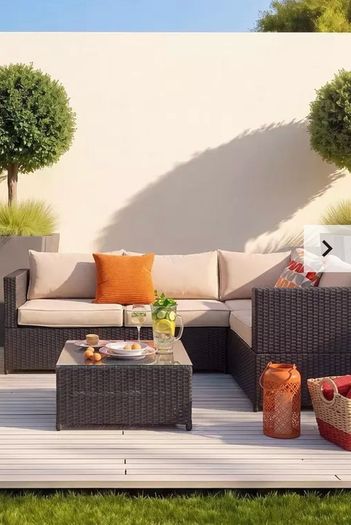 Corner garden suite