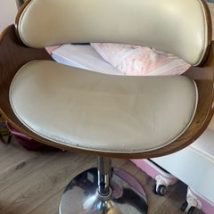bar stool