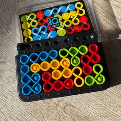 IQ Twist Pocket Logic Game