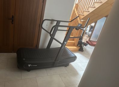 HIT Fitness Curved Air Runner Treadmill