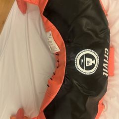 weights 8kg