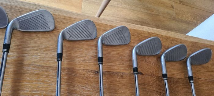 taylormade R7 irons and stand bag