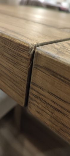 Extending dining table