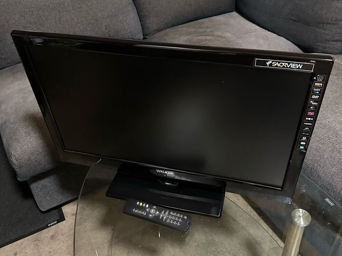 Walker 24" TV