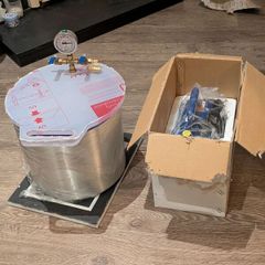 vacuum chamber and vacuum pump