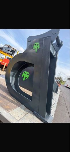 Dump Trailer Buckets Forks
