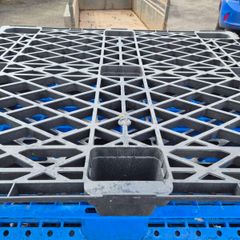 plastic pallets
