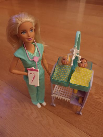 Barbie careers baby doctor play set