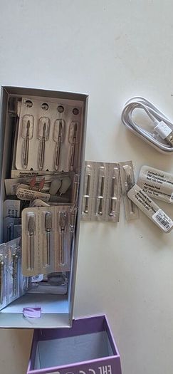 Nail kit