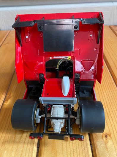COLLECTABLE FERRARI 312 P Boxer 1972 - Vintage diecast 1:18 Scale model