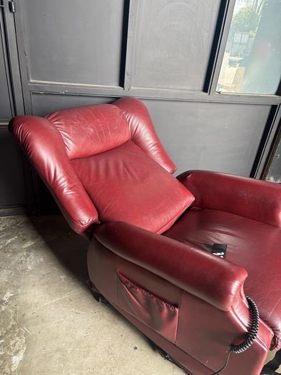 Rise and recline armchair
