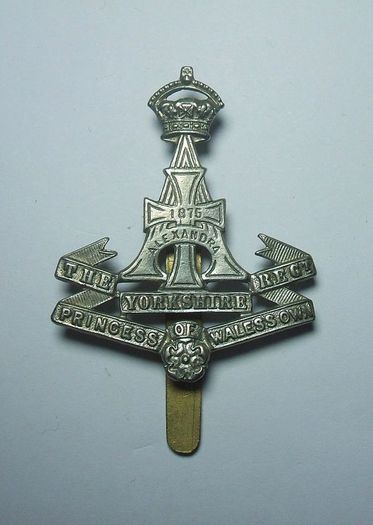 REGIMENTAL CAP BADGES (brass & bi-metal) - 8 different types (see below), militaria lot B.
