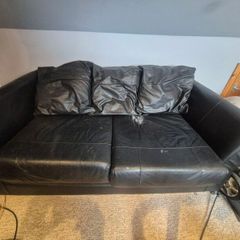 Leather couch Pull out bed