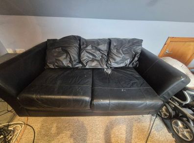 Leather couch Pull out bed