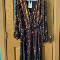 CurveWow multicolour sequin dress, Size 26-28, BNWT