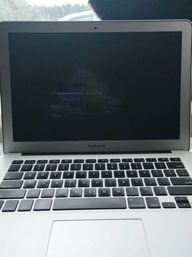 MacBook Air 13-inch For Spares or Parts!