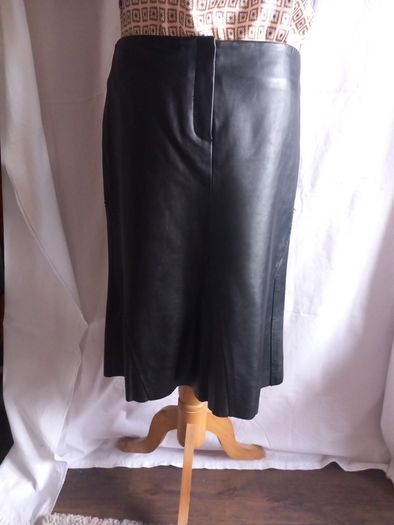 leather skirt