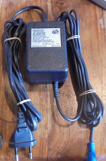 Nintendo NES + 2 Controllers + Power supply + Region Free-Pal A/B