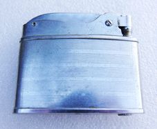Vintage "Automatic Super Lighter" made in Japan featuring the "Buena" brand (in working order)