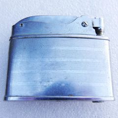 Vintage "Automatic Super Lighter" made in Japan featuring the "Buena" brand (in working order)