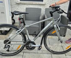 Trek hybrid bike