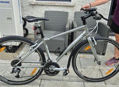 Trek hybrid bike