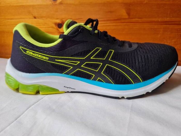 asics gel pulse 12 black/green Size 12 eu 48 in excellent condition