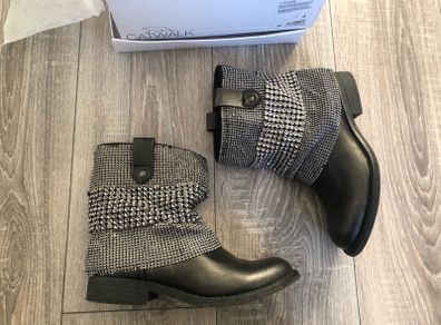 Catwalk boots