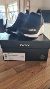 DKNY Sneakers