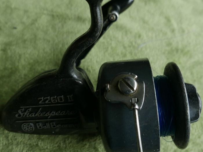 Vintage Shakespeare Ball Bearing 2260 II Large Spinning Reel (in working order)