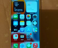 Apple Iphone 6s, White, 16GB, crack on screen, but doesn't affect the touchscreen movements