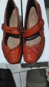 Ladies shoes