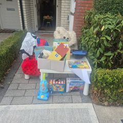 free toys and books