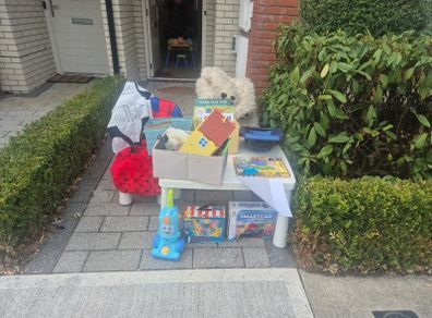 free toys and books