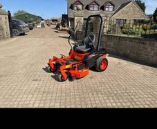 Ride on lawn mower