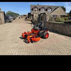 Ride on lawn mower