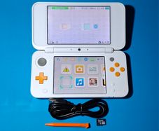 Nintendo 2DS XL White & Orange