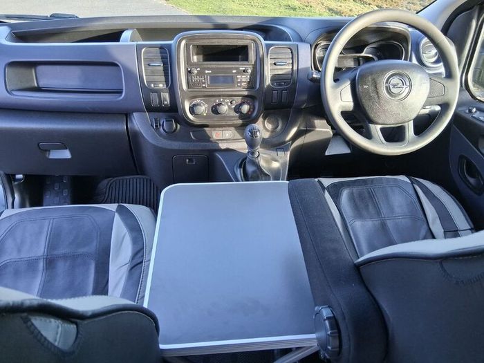 Campervan Opel Vivaro 2016