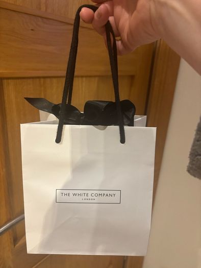 The White Company 2 wick candle